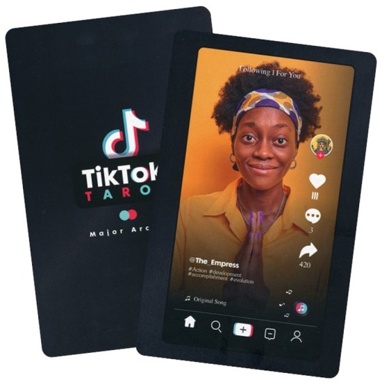 TikTok Tarot - Major Arcana Kisses from IBIZA